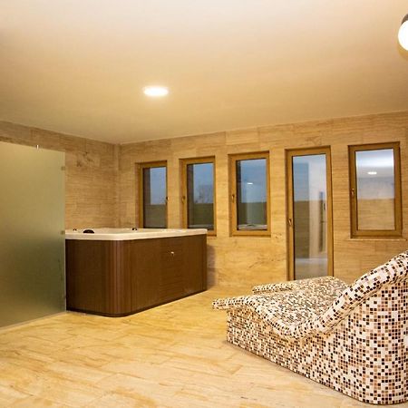 Hotel Vila Zana Gostivar Bagian luar foto