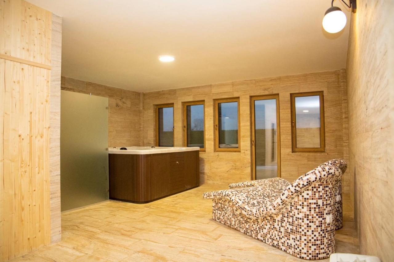 Hotel Vila Zana Gostivar Bagian luar foto